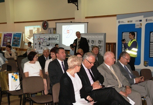 Renesans szkolnictwa zawodowego.  W Legnicy podsumowano regionalny projekt  &bdquo;Modernizacja centr&oacute;w kształcenia zawodowego na Dolnym Śląsku&rdquo;